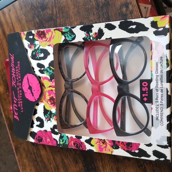Betsey Johnson Set of 3 Cats Eye Reading Glasses +1.50 Strength - Picture 2 of 12